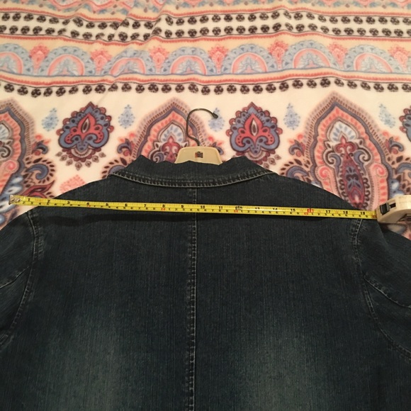 Jean jacket - Picture 5 of 7